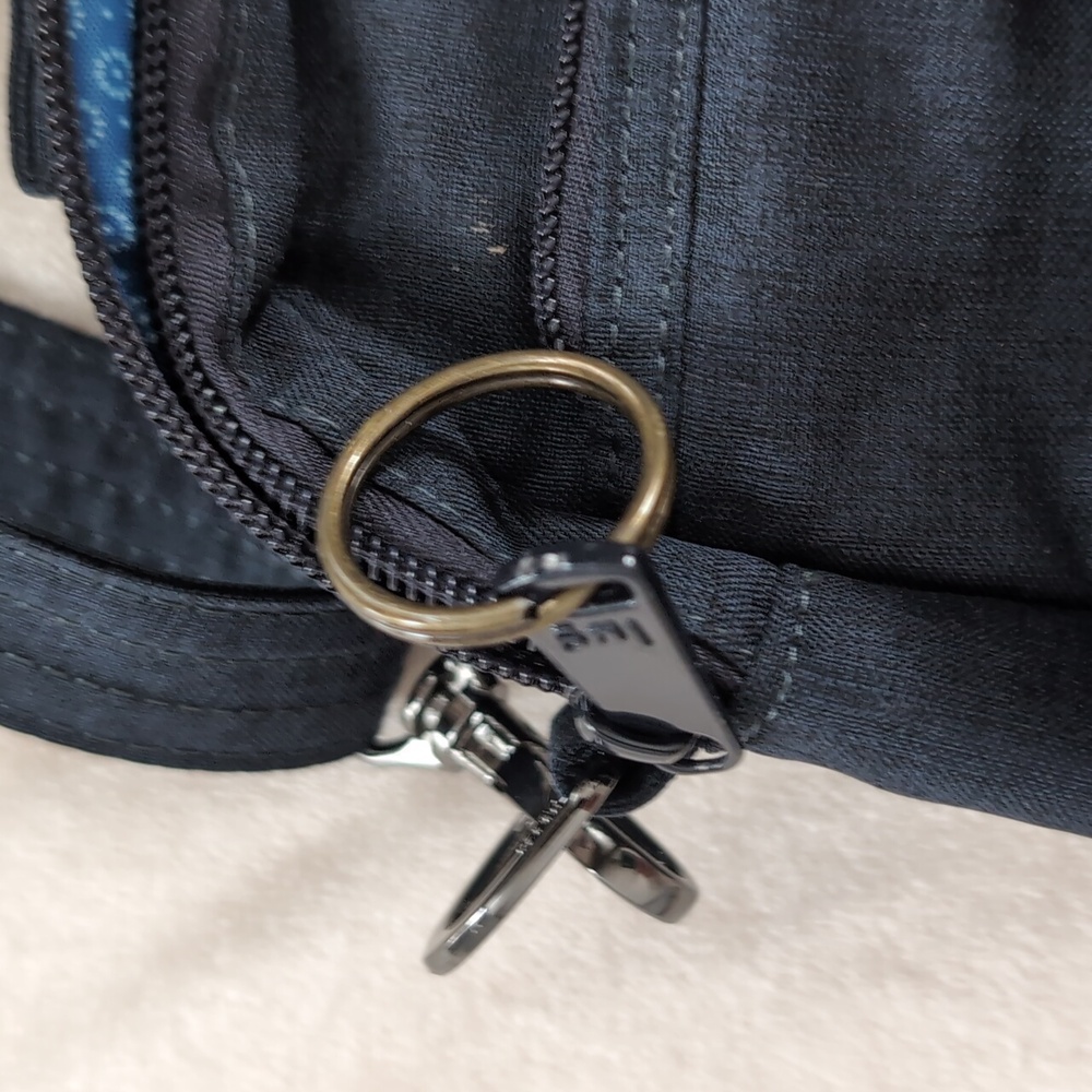 Lug Scoop Crossbody Bag Navy - Picture 14 of 15